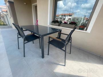 Tavolo esterno con 6 sedie