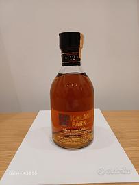Bottiglia whisky HIGHLAND PARK ORKNEY pure malt