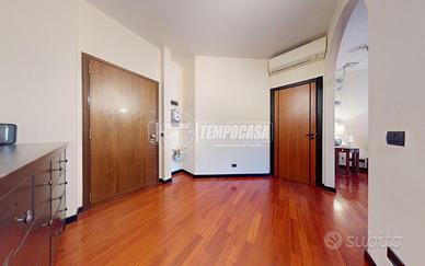 TRILOCALE LUMINOSO PIANO ALTO!