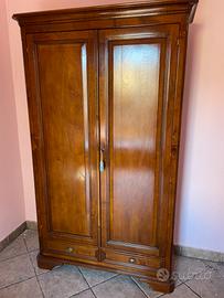 Armadio in legno massello