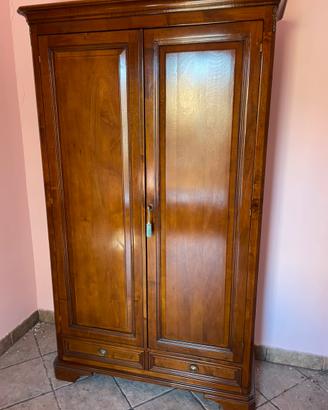 Armadio in legno massello