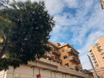 Esclusivo app.to 180 mq+garage, p.auto v.le africa