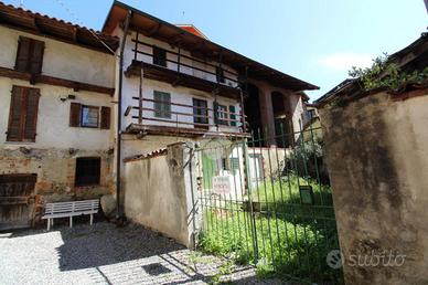 CASA SEMINDIPENDENTE A CAVAGLIÀ