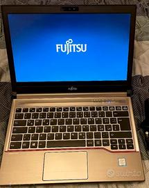 Notebook Futjitsu Life book E736