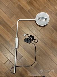Lampada ad angolo