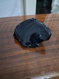 Ossidiana nera naturale