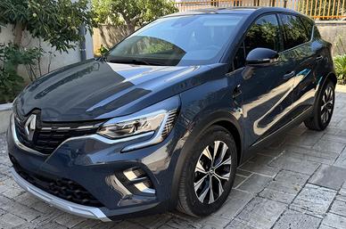 Renault Captur E-tech hybrid