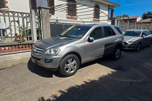 ML 320 4MATIC 