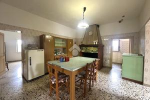 CASA SEMINDIPENDENTE A MONTECASTRILLI