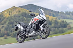 Zontes ZT 703 F MY2025 CON TRIS DI VALIGIE