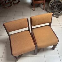 Sedie imbottite cin struttura in legno