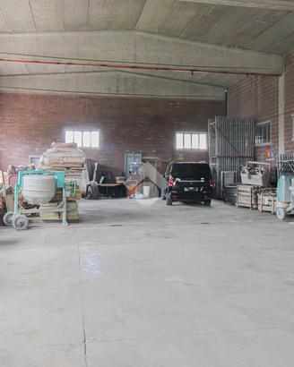 CAPANNONE A CASTELCOVATI