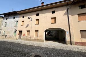 RUSTICO PLURICAMERE CON GARAGE