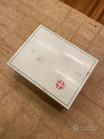 Cassetta di soccorso vintage