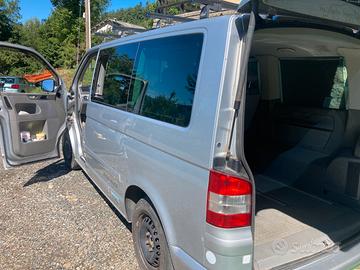 Volkswagen multivan 5 high line dsg 2.5 tdi 174cv