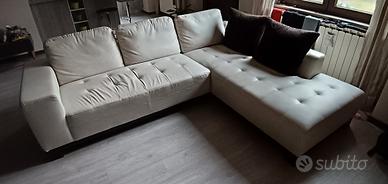 divano in pelle angolare