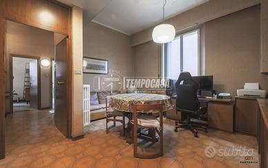 5 LOCALI AL PRIMO PIANO