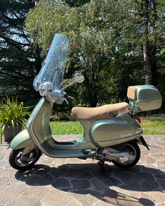Vespa LX 150 (2007) con accessori - 21.400 km