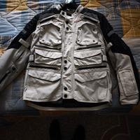 vorrei vedere dell'abbigliamento 