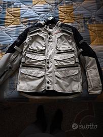 vorrei vedere dell'abbigliamento 