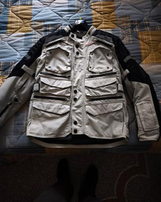 vorrei vedere dell'abbigliamento 