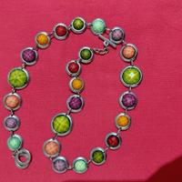 collana etnica pietre colorate