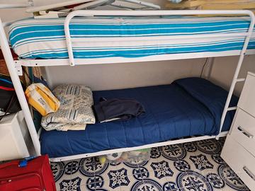 letto a castello compreso di materassi