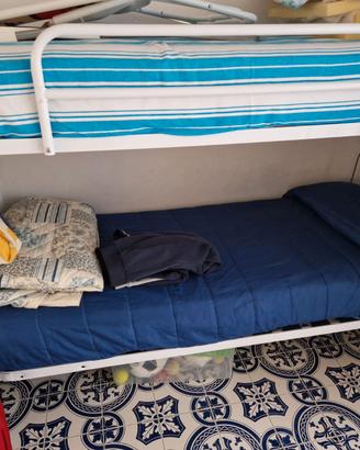 letto a castello compreso di materassi