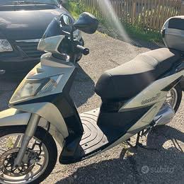 scooter 150 motociclo