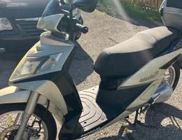 scooter 150 motociclo