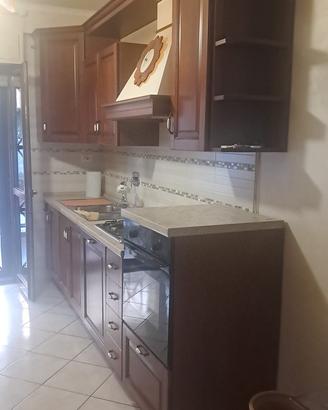 Cucina classica in legno massello