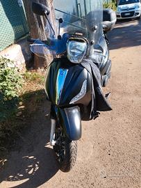 scooter piaggio Beverly 350 
