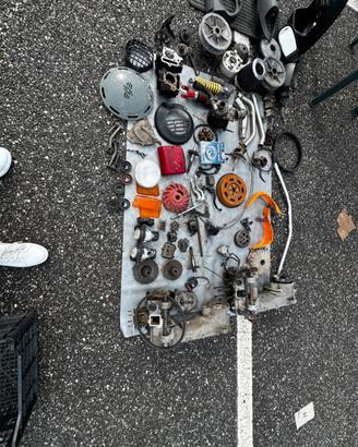 Lotto ricambi elaborazioni scooter/auto/microcar