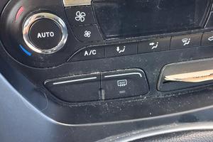 Ford c-max 1600 GPL Titalium Full optional. 
