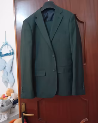 completo uomo elegante