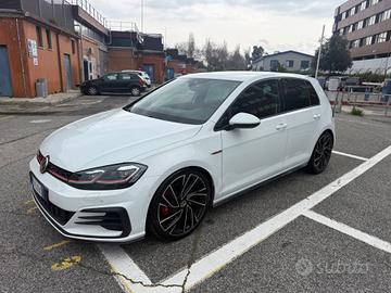 Volkswagen Golf GTI Performance 2.0 245 CV TSI 5p.