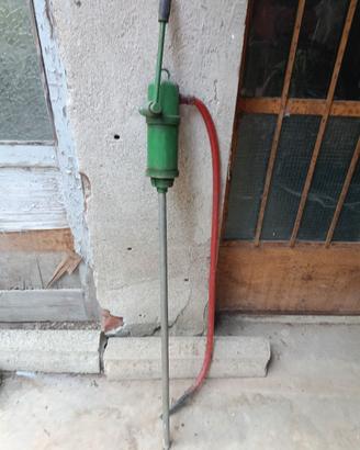 Pompa manuale per liquidi