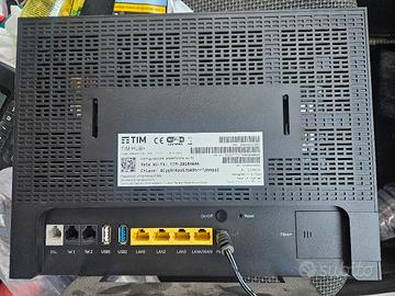Modem TIM HUB+  per la fibra ottica. 