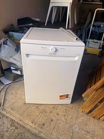 Lavastoviglie indesit