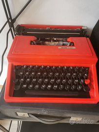Olivetti Class rossa