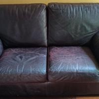 SI REGALANO DUE DIVANI DUE POSTI