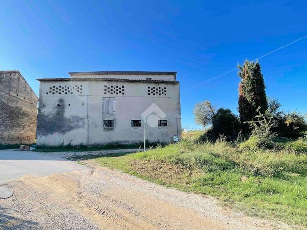 RUSTICO A CASTELNUOVO DEL GARDA