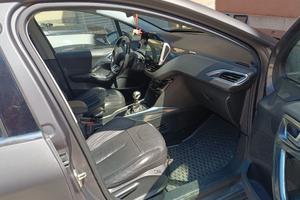 Peugeot 2008 black matt 1.6 120cv