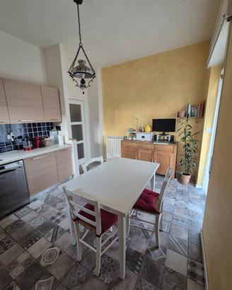 Quadrilocale con dispensa e balcone