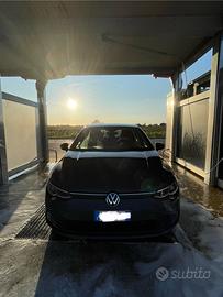 Volkswagen Golf 8 1.0 eTSI 110 CV DSG Life – 2020