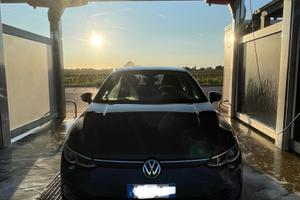 Volkswagen Golf 8 1.0 eTSI 110 CV DSG Life – 2020