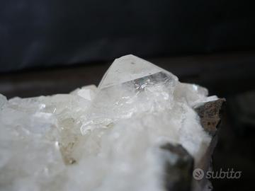 Apofillite su calcedonio per collezionisti