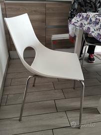Quattro sedie moderne usate pochissimo. ottime con