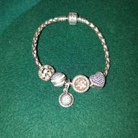 Bracciale Pandora originale in pelle con 5 charm o
