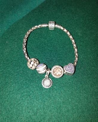 Bracciale Pandora originale in pelle con 5 charm o